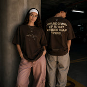 SCRIPT TEE BROWN